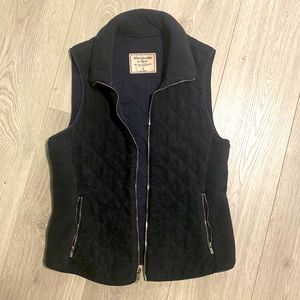 Abercrombie & Fitch quilted vest